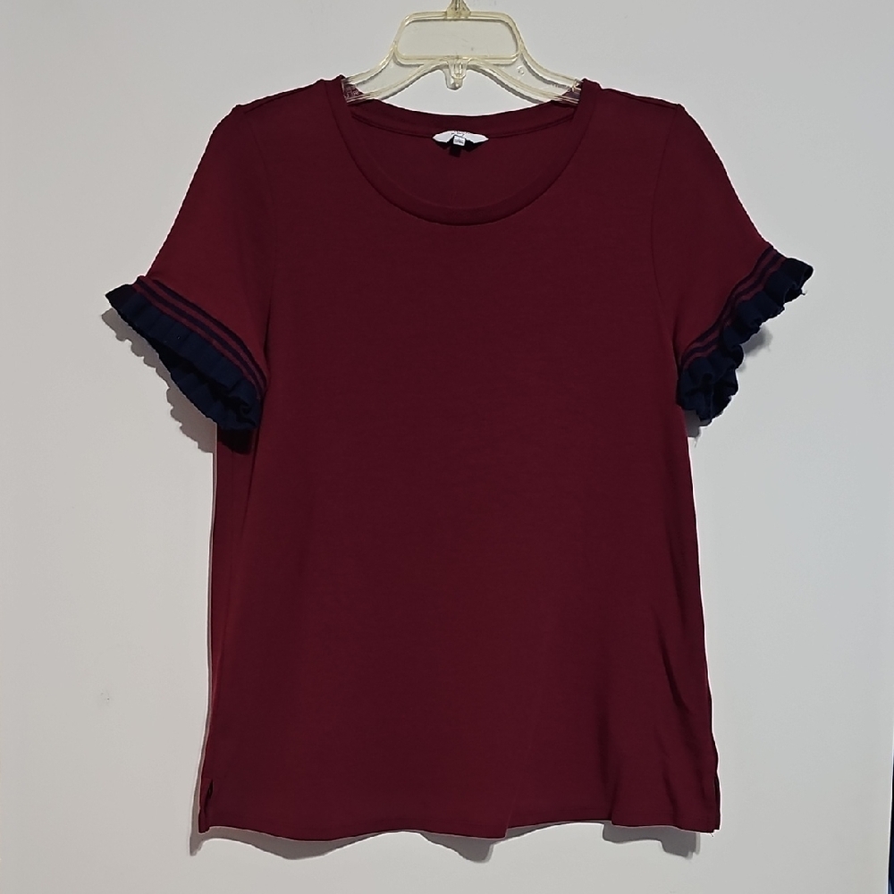 Crown & Ivy Burgundy Tee with Navy Ruffle Sleeves Sz Large Fall Game Day